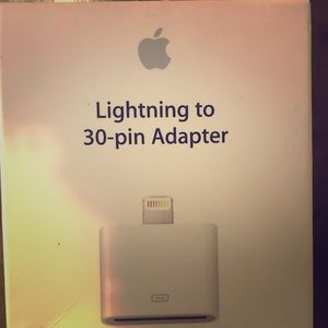 Apple lightning to 30-pin adapter